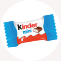 Eine bunte Schokoladenverpackung von Kinder Mini mit blauem Rand